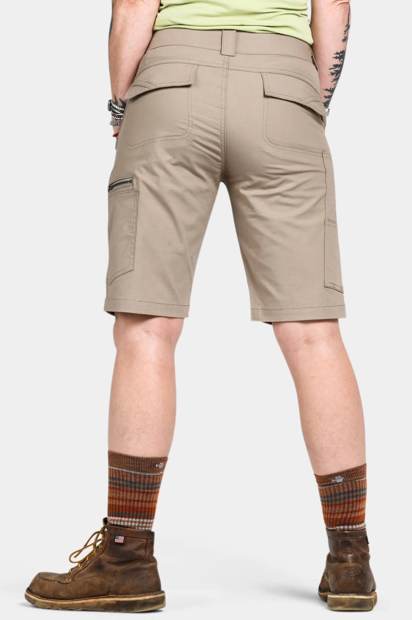 Day Construct Short in Ultralight Flax Ripstop - Image 4