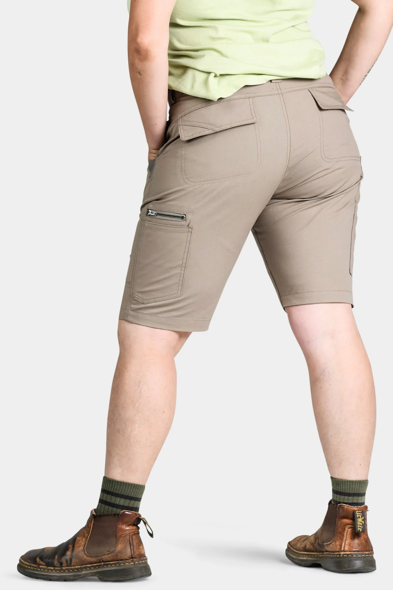Day Construct Short in Ultralight Flax Ripstop - Image 7
